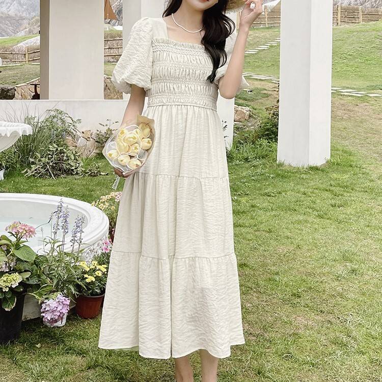 高品質 シャーリングワンピ レディース ワンピース Aライン ティアード すっきり フィットアンドフレア 膝下 ミモレ ロング 半袖 ボリューム袖 パフスリーブ スクエアネック 襟なし フリル ハイウ