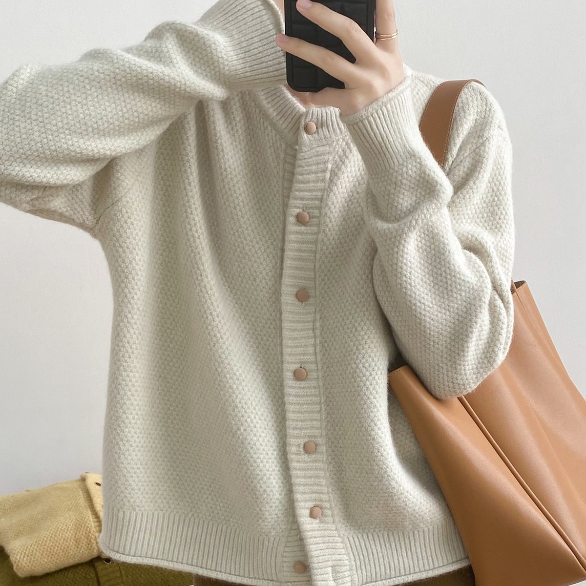 トップス カーディガン ニットカーディガン 長袖 ラウンドネック ミディアム丈 前開き ボタン 萌え袖 かわいい 大人可愛い きれいめ シンプル 上品 おしゃれ かっこいい カジュアル こなれ感