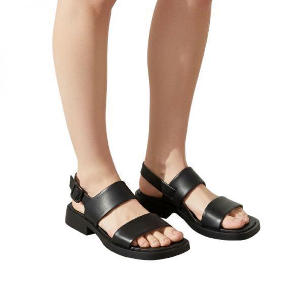 女性ブラックレザーサンダル155488231