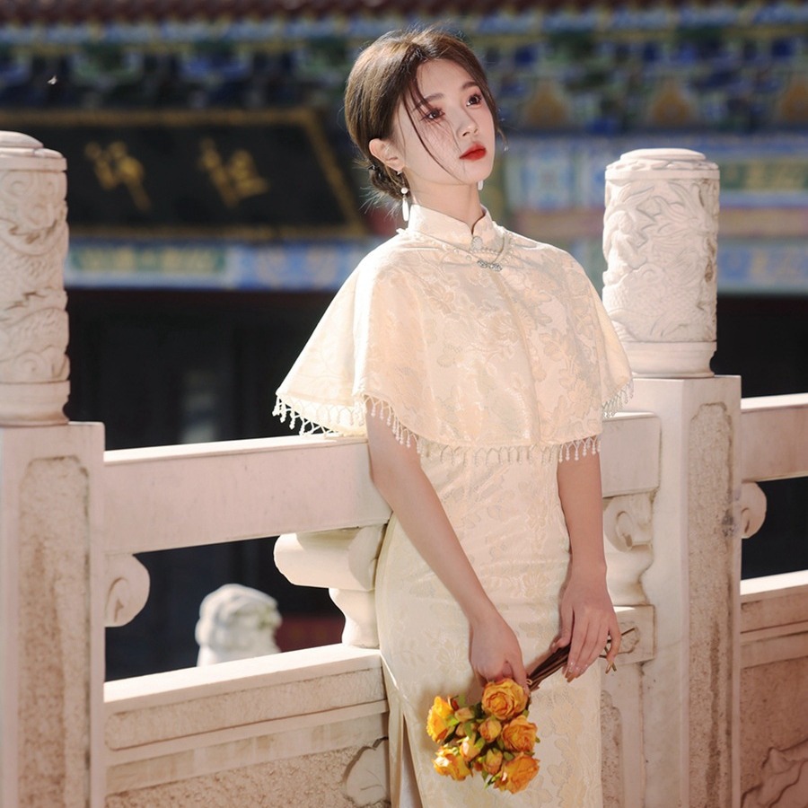 白チャイナドレス 2024 レディース春夏ミドル丈ケープとショールツーピース半袖婚約ドレス