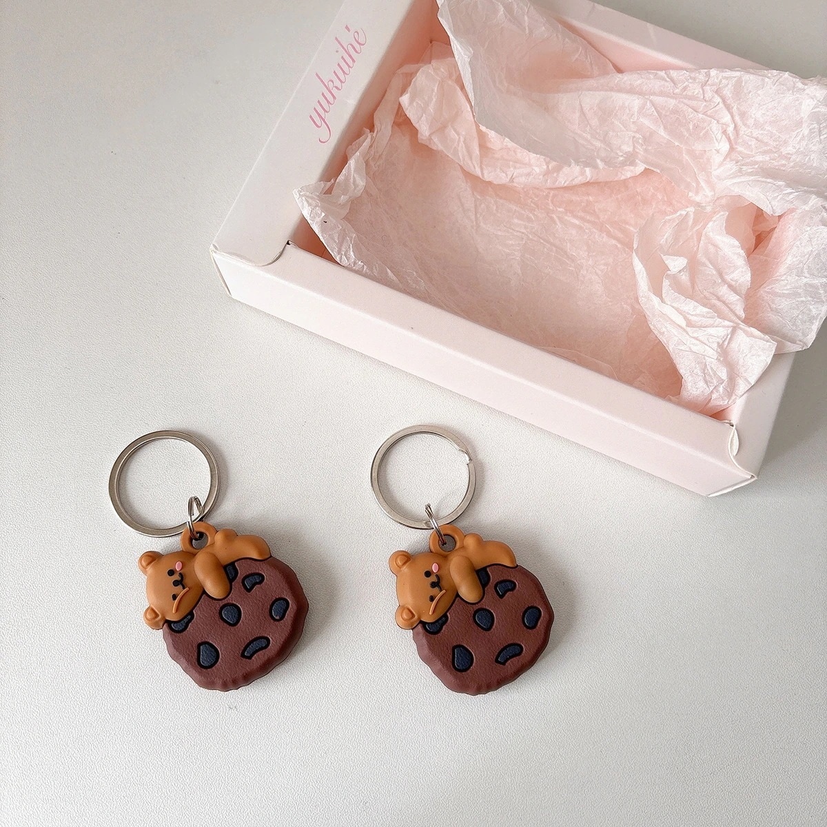 【200点セット】【送料無料】カートゥーンアニメーションスプリングバックルアップルairtagsプロテクションカバートラッキングドロップ防止ロケータシェルフィット0