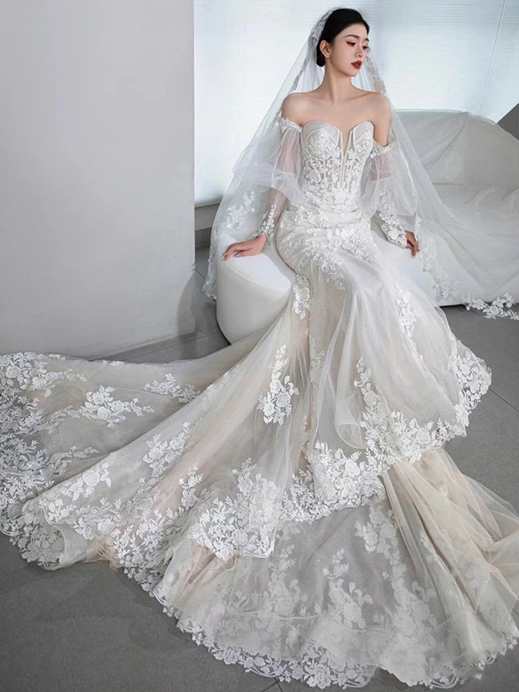 白レーステールライトウェディングドレス花嫁2025年新作メインヤーンフレンチブアウターベール小さめ感