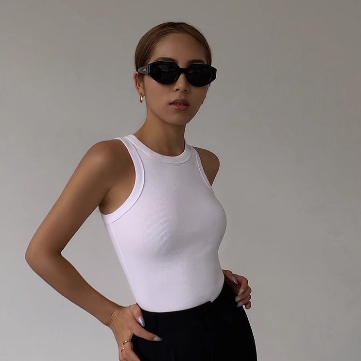 トップス キャミソール 袖なし ノースリーブ ラウンドネック 襟なし 綿 かわいい 大人可愛い シンプル カジュアル 大人 おしゃれ お洒落 かっこいい 大人女子 クール 無地 春 夏 秋 冬