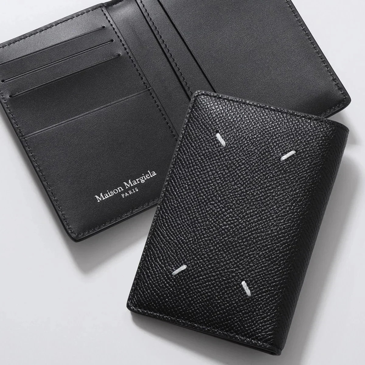 MAISON MARGIELA メゾンマルジェラ 11 カードケース S55UI0203 P4745 メンズ ４ステッチ カードホルダー ミニ財布 レザー ステ