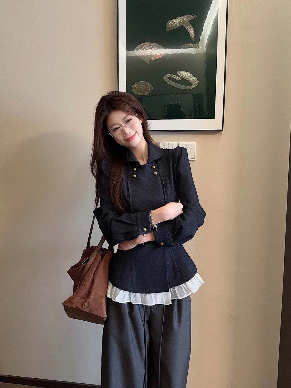 かっこいい デニムジャケット ショート丈 カジュアル 韓国系レディースファッション フリル切り替え ダブルタック 襟付き 2025秋冬 タイト羽織り 春服 大人加工アウター タック 可愛い