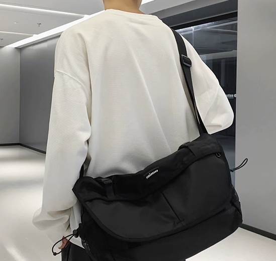 バッグ カバン 鞄 ショルダーバッグ 通学バッグ 大容量 多収納 機能性 便利 防水 使いやすい ポケット ファスナー 大きめ 柔らかい かわいい 大人可愛い シンプル カジュアル 大人 おしゃれ か
