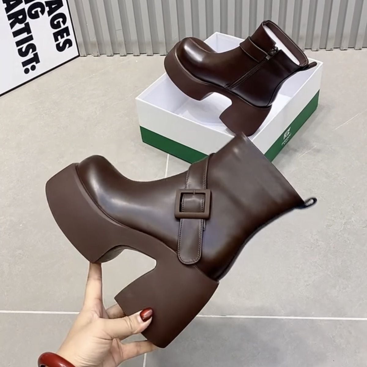 2026年新作 マーティンブーツ ショート 本革 9cmプラットフォーム サイドジッパー 低身長対策