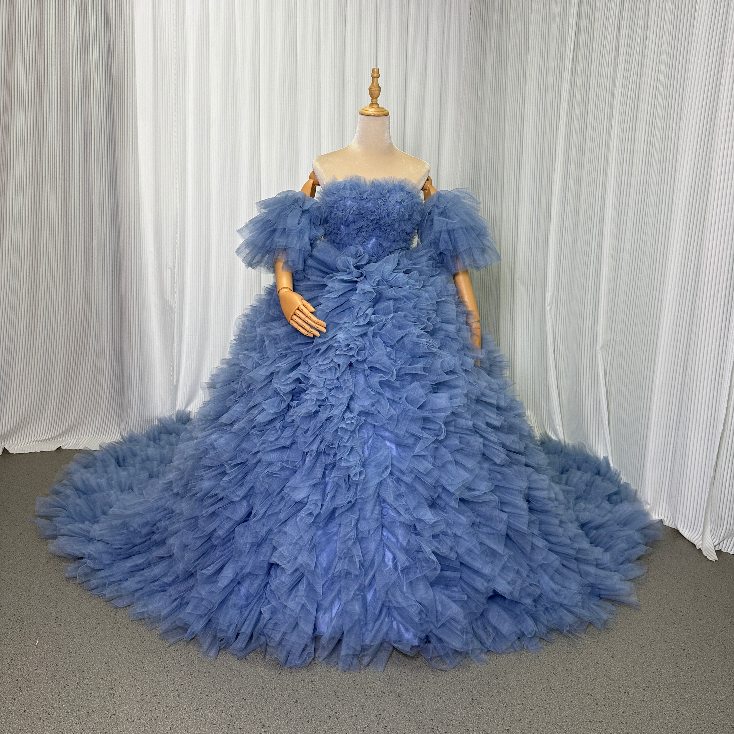 豪華！カラードレス ブルー ベアトップ フリル袖 もこもこドレス ロングトレーン 編み上げ 花嫁