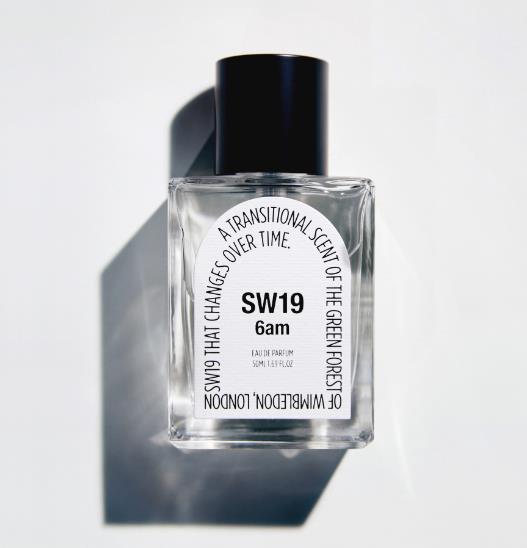 上質な香りで癒しの時間を 6am Woody Musk オードパルファム 50mL