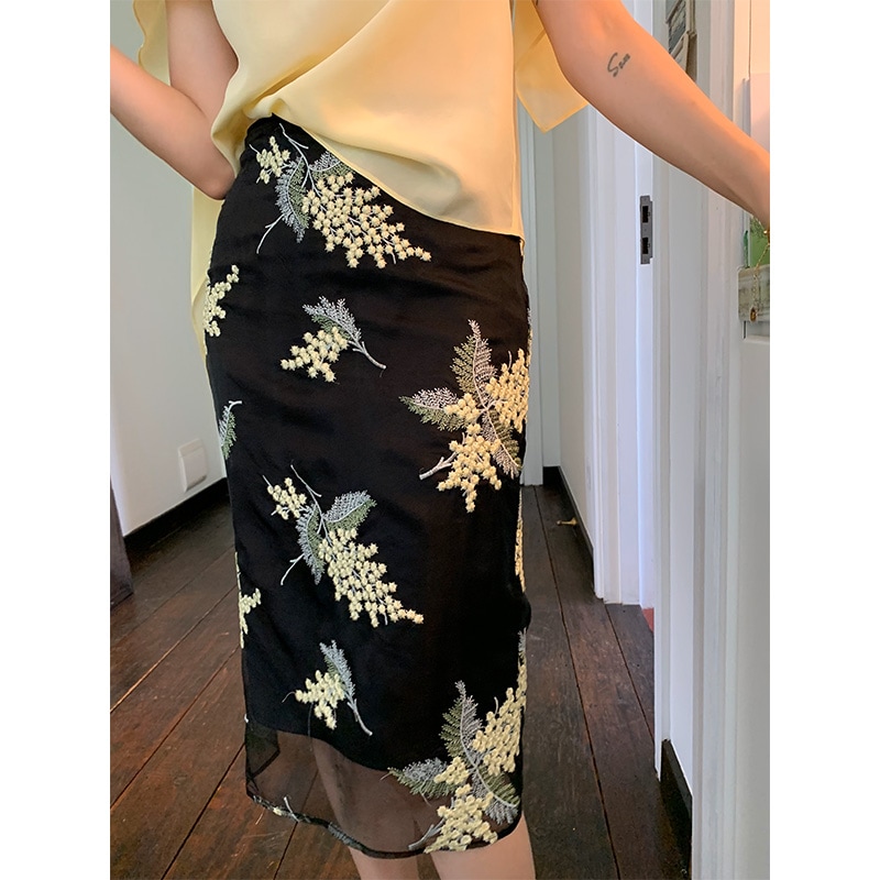 長いxier文学の気質多様なスカート高品質のテクスチャーブラックフローラルスタンプ刺繍メッシュエレガントスカート 6,236円
