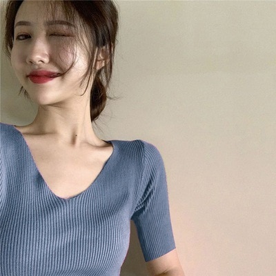 Vネックニット女性夏薄氷シルクTシャツ2023新作ハーフスリーブボトムシャツスリム中袖気質ブラウス