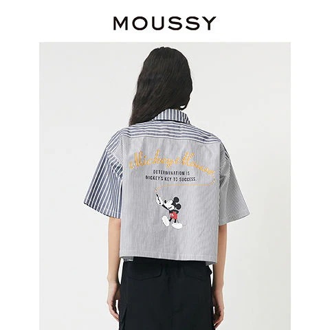 【9.8万人がこのブランドを収蔵している】Moussy春の新商品の短いストライプのミッキープリントの半袖シャツの女性028GSQ30-0130