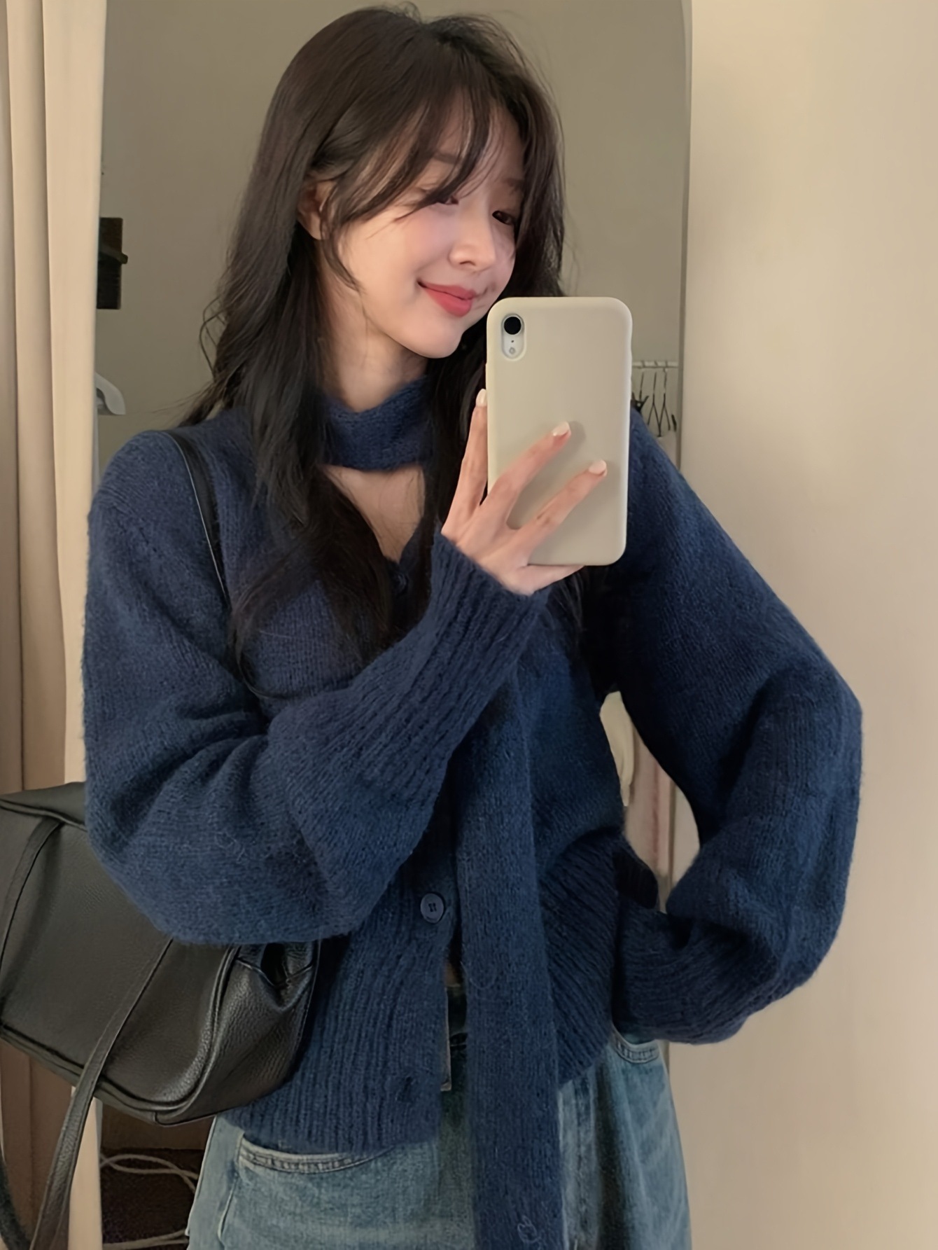 【商品名】秋冬 フレンチ Vネック 長袖 セーター コート レトロ ホルターネック 無地 カーディガン ボタンディテール付き