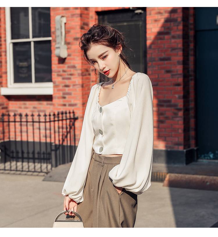 パフスリーブ クロップド トップス ブラウス ショート丈 スクエアネック へそ出し ふんわり袖 ボリュームスリーブ 長袖 ポリエステル デコルテ 美人 きれいめ シンプル セクシー 大人 とろみ感