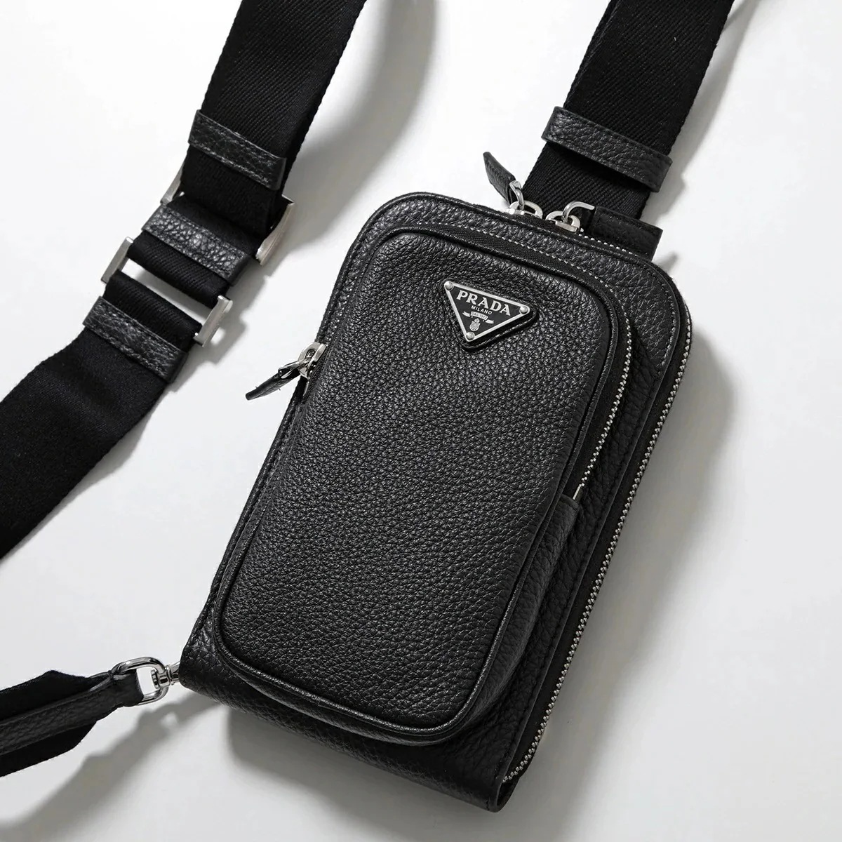 PRADA プラダ フォンケース 2ZH195 2BBE メンズ レザー ボディバッグ クロスボディ トライアングルロゴ ショルダーバッグ 鞄 F0002/NERO