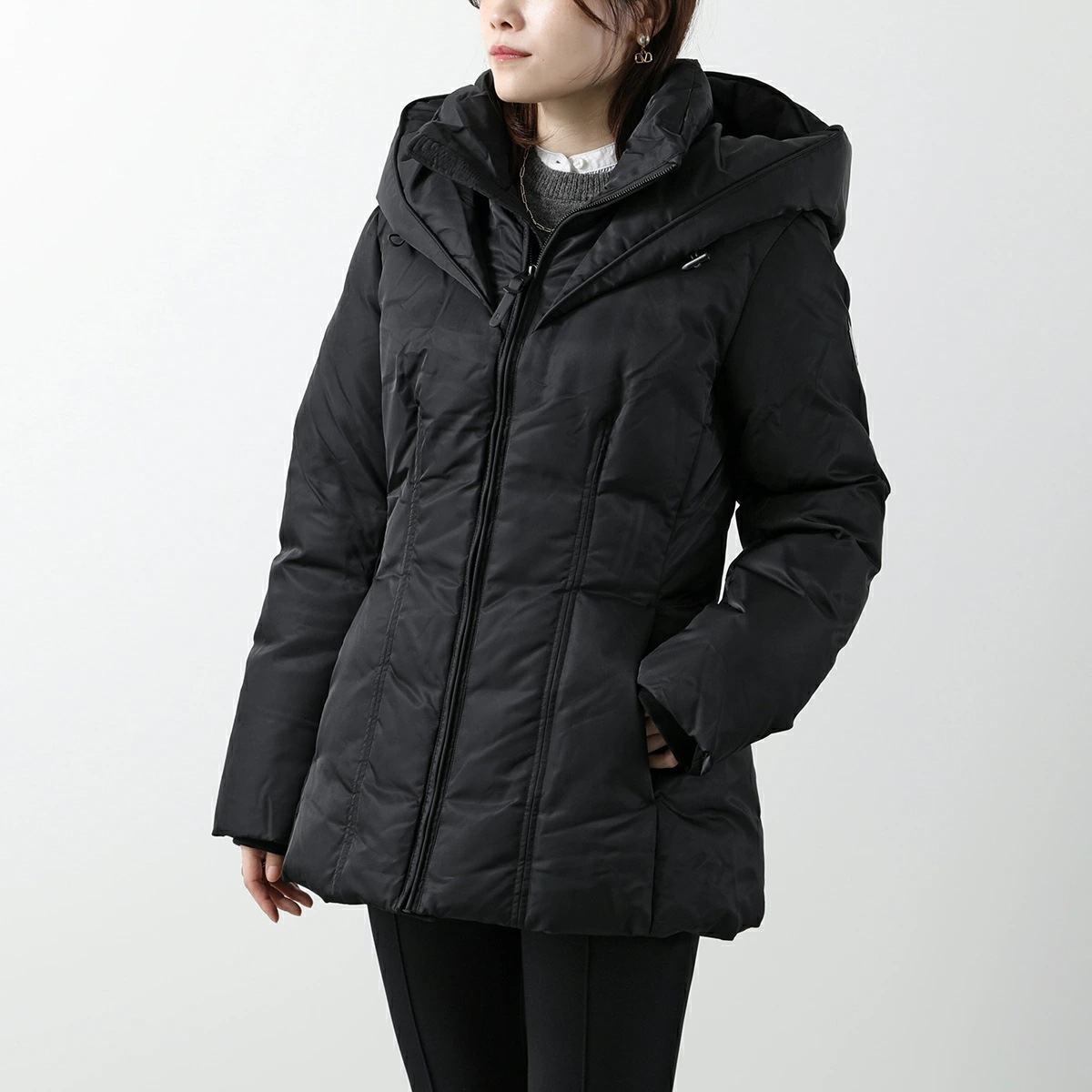 MACKAGE マッカージュ ダウンジャケット ALANA レディース フード付き テックサテン ミディアム 撥水 Black 69,734円