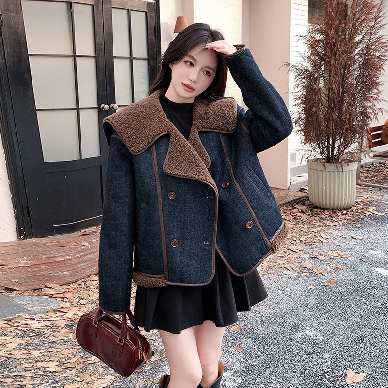 ファッションデニムラムウールスプライシングニッチジャケット2024レトロデニム粒子フリースジャケットの新しい韓国語バージョン