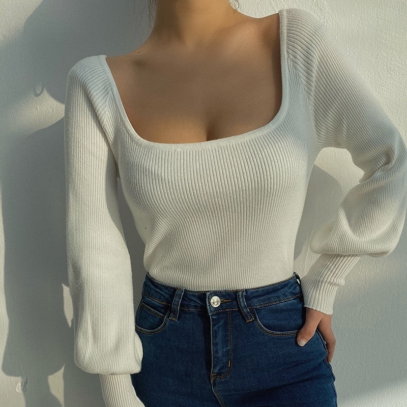 デコルテ見せ ふんわり袖 リブニット トップス ショート丈 長袖 ランタンスリーブ ボリューム袖 ロングカフス 襟なし スクエアネック 細身 スリム スマート 伸縮性 ストレッチ かわいい 大人可愛い