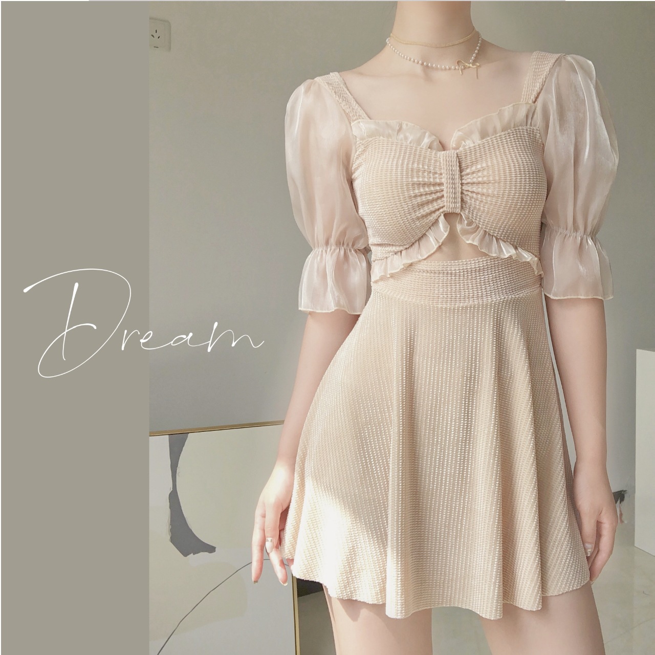 水着 パフスリーブ ワンピース水着 体型カバー水着 体系カバー 二の腕カバー 半袖 リボン フリル シースルー シャーリング 胸元 盛れる かわいい 大人可愛い ゴージャス 華やか おしゃれ お洒落