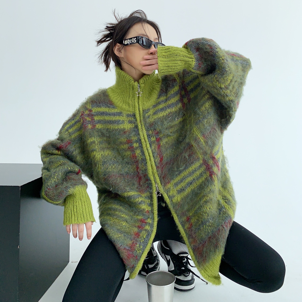 ふわふわ モヘヤタッチニット ダブルジップ オーバーサイズ レディース トップス 大人可愛い カジュアル おしゃれ レトロ こなれ感 秋 冬 デート お出かけ 旅行 休日 重ね着 暖かい S M L