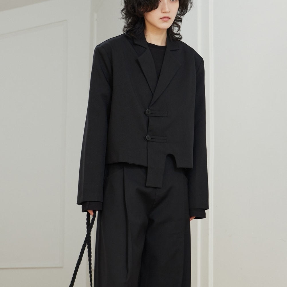 アウター ジャケット スーツジャケット アシンメトリージャケット 長袖 襟付き 前開き チャイナボタン ショート丈 シンプル 上品 おしゃれ かっこいい カジュアル こなれ感 個性的 主役級 ラフ