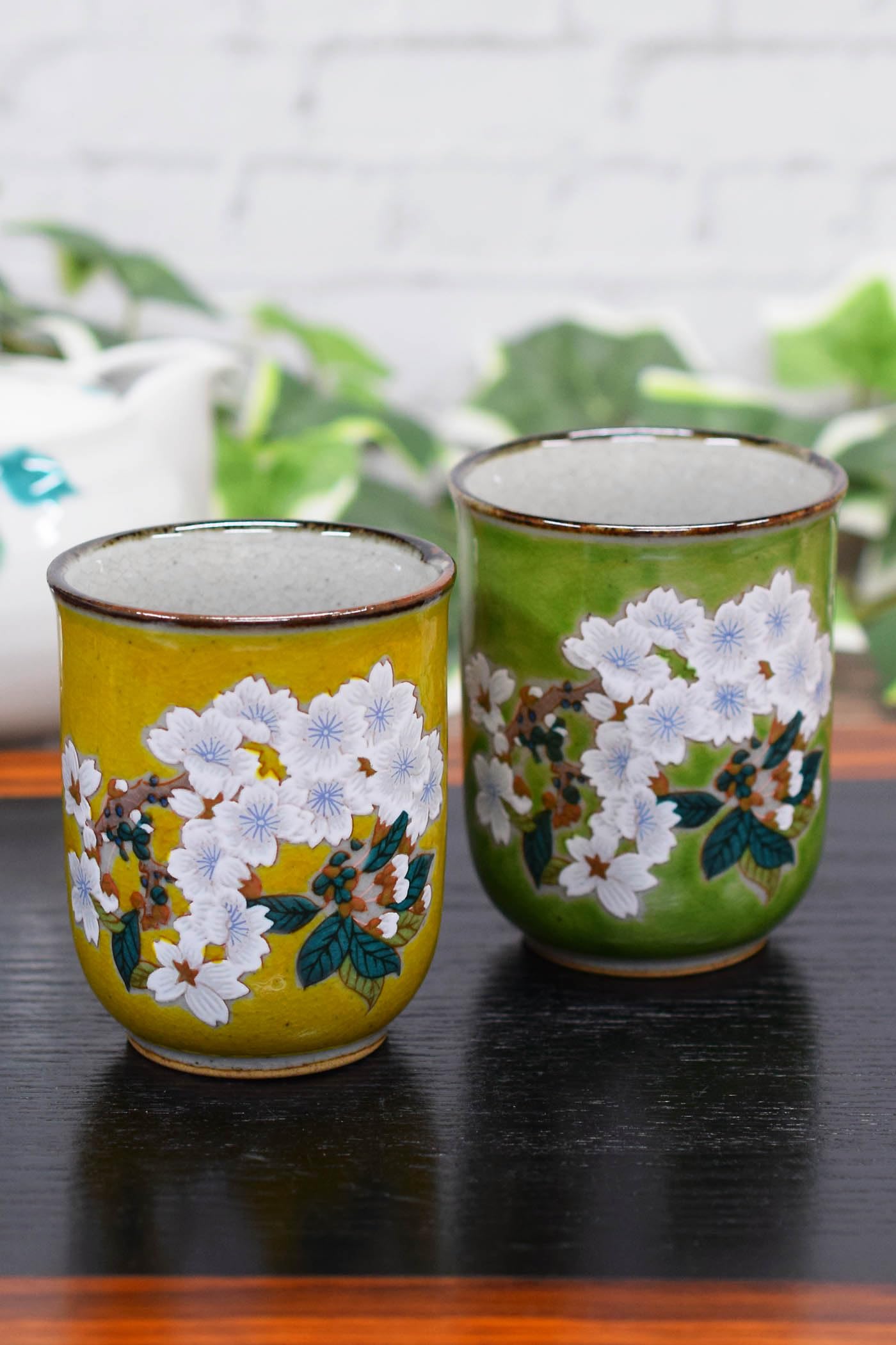 和座の蔵 おしゃれ ペア 湯呑み 九谷焼 夫婦湯呑み 桜 陶器 ブランド 和食器 日本製 結婚記念日 還暦祝い 古希祝い 喜寿祝い 傘寿祝い 米寿祝い プレゼント ギフト