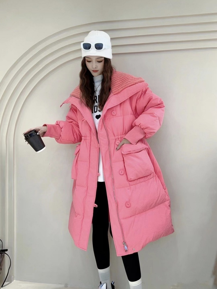 アウターダウンジャケットコートレトロ 快適 コットンジャケット セミロング 冬新作日系 流行り 韓国版大開襟はデザイン感がゆったりしている ウエスト引き締め 百掛け 厚手ジャケット