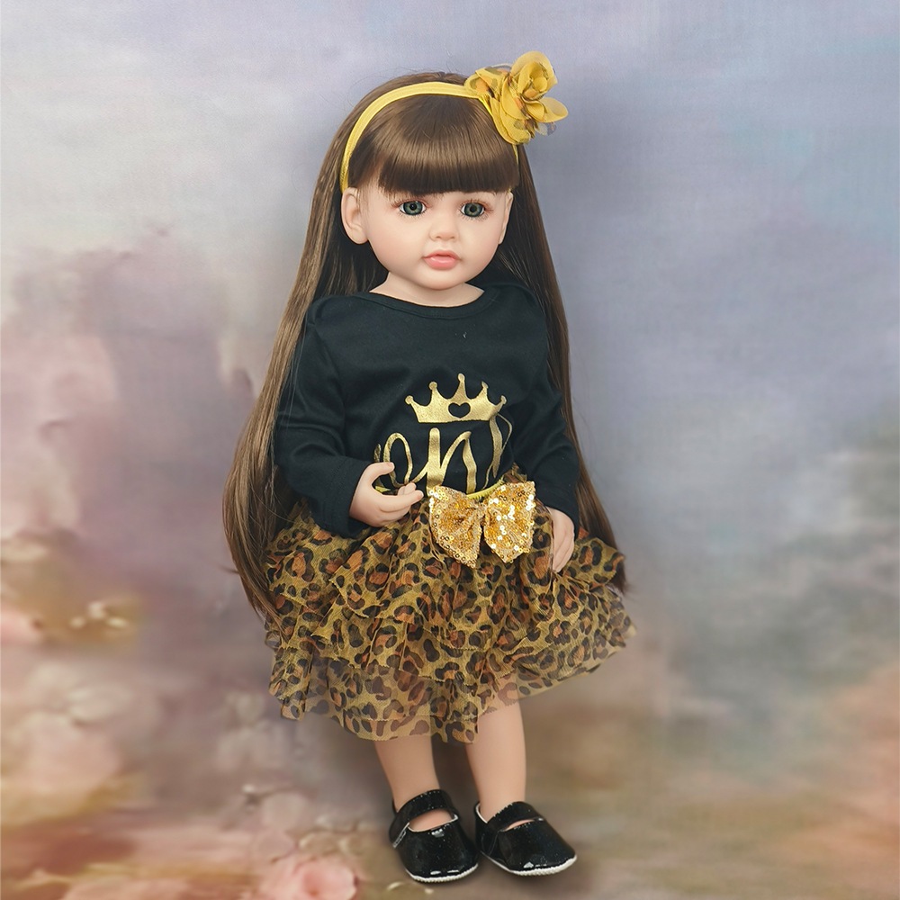 まっすぐな脚の生まれ変わった人形ビニールシミュレーション赤ちゃんの人形は人形の女の子に同行するために水に入ることができます