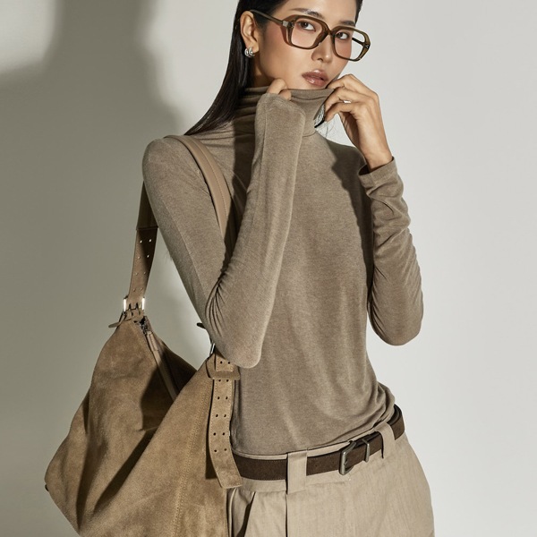 E4006 ウール タートルネック トップ 5,271円