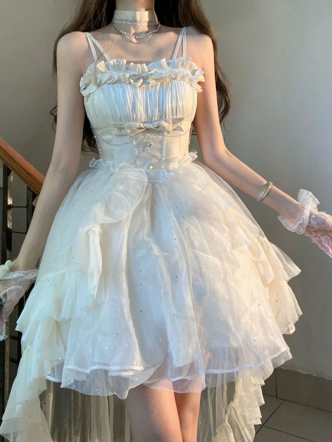 夏の新型韓国版甘いアンドロメダ風減齢ストラップファッション修身痩せ蓬蓬スカートワンピーススカート女