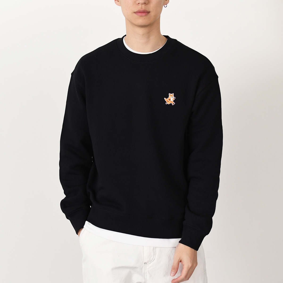 MAISON KITSUNE メゾンキツネ トップス スピーディ フォックス パッチ コンフォート スウェットシャツ MM00313 KM0321 メンズ ユニセックス ブラック 長袖 19,050円