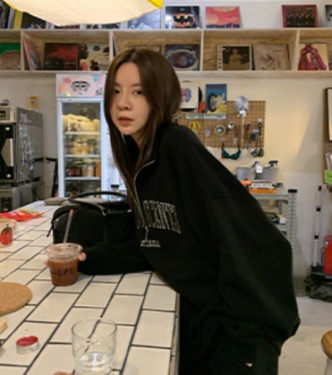 カジュアルロゴ入り長袖トップス 袖あり 長袖 爽やか スタイル 部屋着 大人可愛い ロゴ ラフ おしゃれ かっこいい 暖かい こなれ感 キュート 爽やか ナチュラル 柄 春 秋 冬ルームウェア