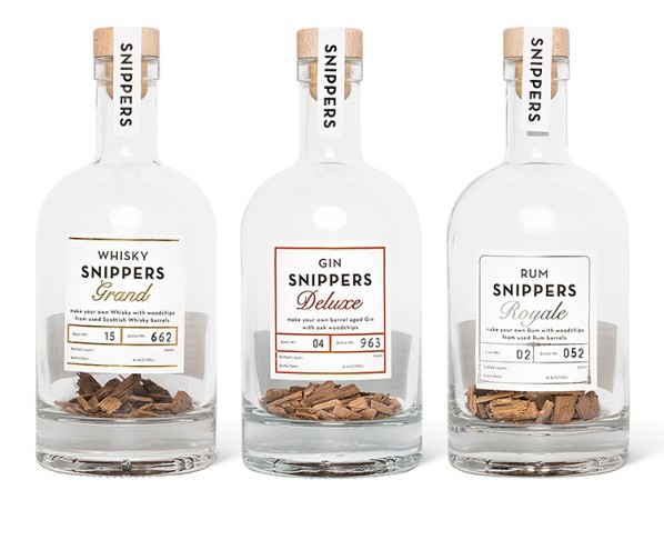 樽熟成キット スニッパーズ オリジナル 700ml SNIPPERS 熟成ボトル ウィスキー ジン ラム 蒸留酒 バーボン ウッドチップ オーク材 樽熟成 古樽 新樽 芳醇 香り 瓶入り 晩酌 宅飲み