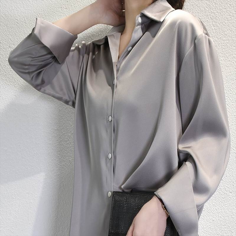 トップス シャツ 長袖 ストレート 前開き ボタン サテン グレー 光沢 高級感 個性的 レディース かわいい きれいめ シンプル おしゃれ かっこいい ルーズ クール エレガント とろみ感 無地 オ