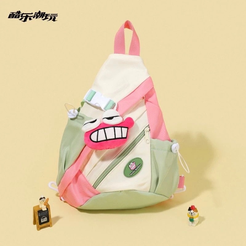 クレヨンしんちゃんの新商品 クールなファッションはクレヨンの小さい新しいランドセルの新型の女性の大容量のかわいいリュックサックのワニの山の痛みは学生のかばんを包みますクレヨンしんちゃんの新商品