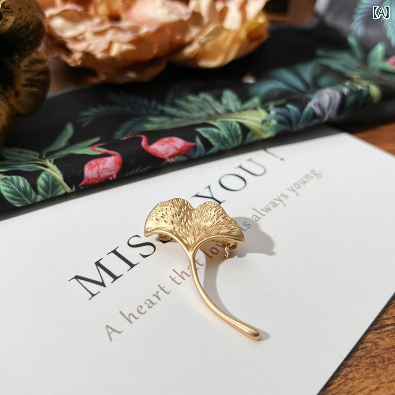 ブローチ アクセサリー ジュエリー アプリコットの葉 キュート エレガント 女子力最強 上品 デート レディース ファッション