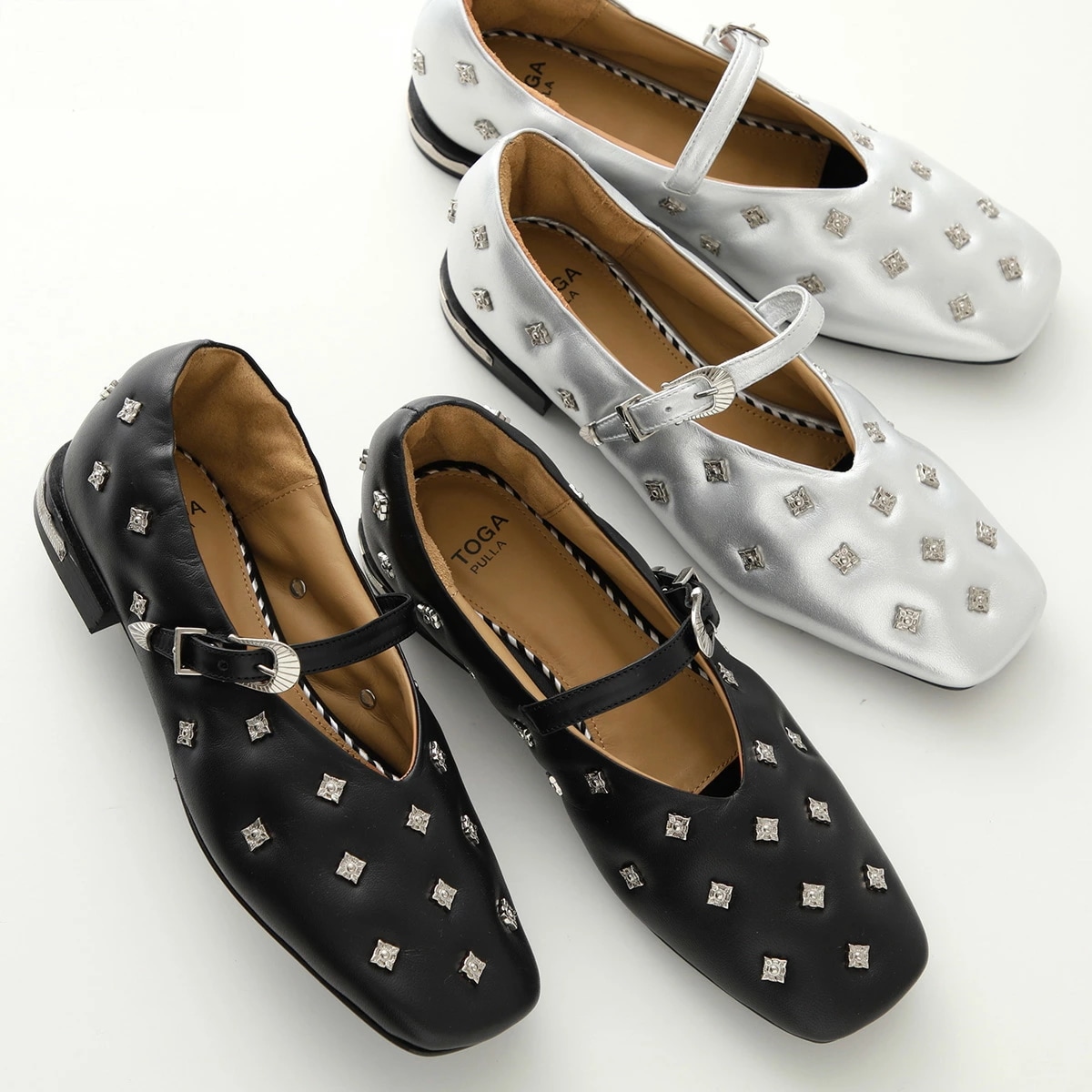 TOGA PULLA トーガ プルラ バレエシューズ AJ1342 レディース フラットシューズ スクエアトゥ スタッズ バレエシューズ レザー 靴 カラー2色