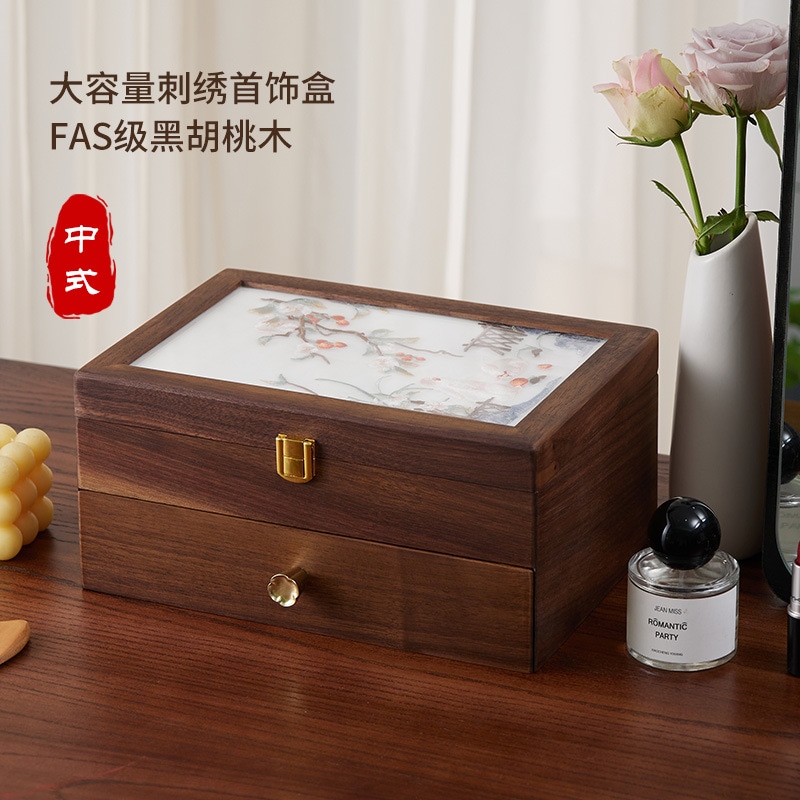 無垢材の刺繍入りジュエリー収納ボックス高級感のある精巧なウォールナット製中国風ジュエリーリングボックス女神の日婚約ギフト