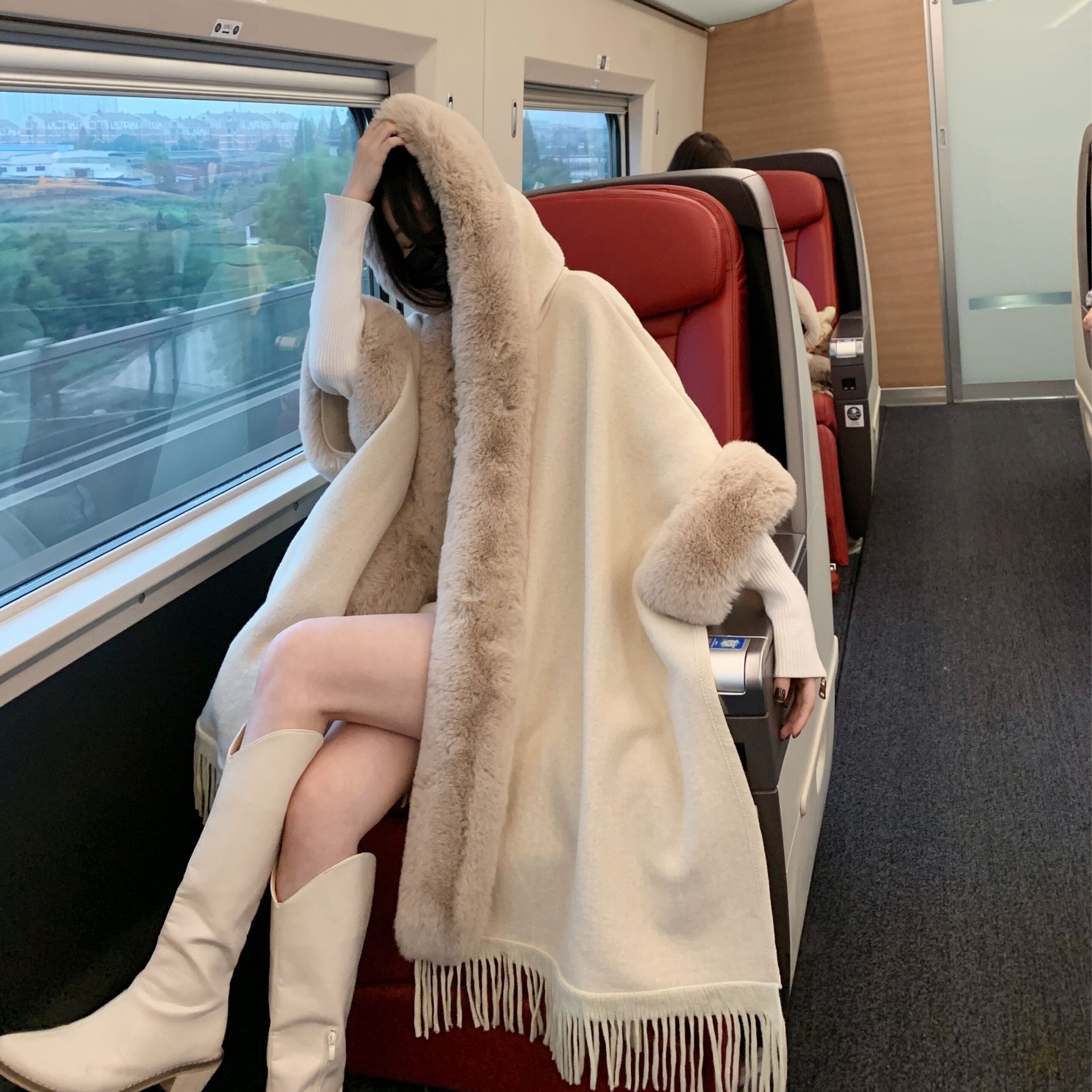 アウター フェイクファー ポンチョ フリンジ ケープ フード付き 厚手 もこもこ ふわふわ トレン