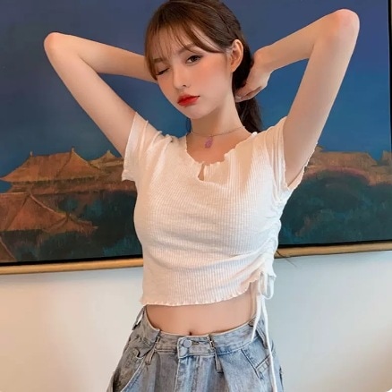 半袖ショート丈カットソー トップス 半袖 タイト ショート丈 流行り 伸縮性 爽やか かわいい 可愛い きれいめ シンプル カジュアル 上品 おしゃれ かっこいい レトロ アジアン 可愛い