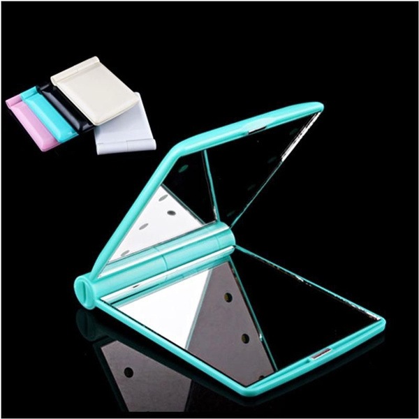 New Makeup Compact 2022年のクリスマスの特別な衣装 Cosmetic Mirror w 8 LED Size: 10.5cm Lamp 1.5cm Light by 8cm 最大68％オフ