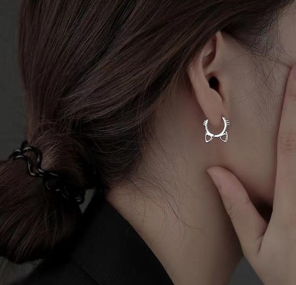 夏 ピアス イヤリング 軟骨ピアス 韓国 真珠 可愛い 愛のピアス