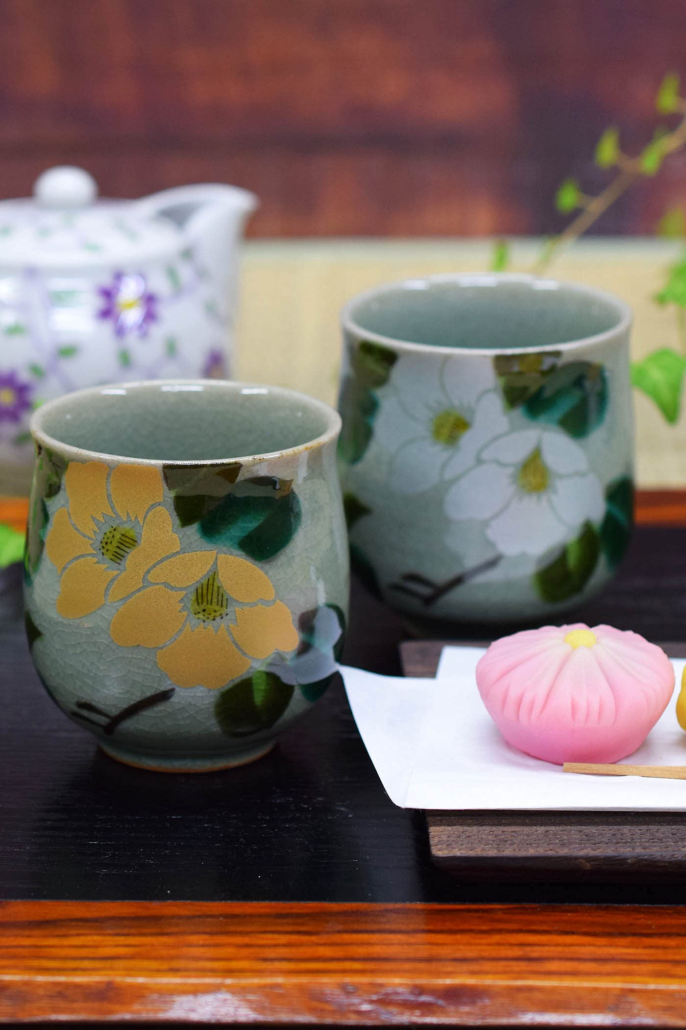 和座の蔵 おしゃれ ペア 湯呑み 九谷焼 夫婦湯呑み 金銀椿 陶器 ブランド 和食器 日本製 結婚記念日 還暦祝い 古希祝い 喜寿祝い 傘寿祝い 米寿祝い プレゼント ギフト