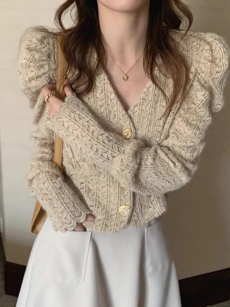 トップス ニット カーディガン レディース 長袖 Vネック 刺繍 前開き 透け感 ボタン かわいい 大人可愛い きれいめ シンプル カジュアル 上品 おしゃれ ガーリー ルーズ エレガント ラブリー 5,016円