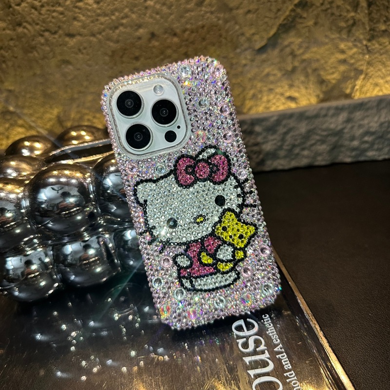 手作り iPhoneケース ハローキティ キラキラのラインストーン iPhone16/15/14/13/12ケース Plus Pro Max キティちゃん