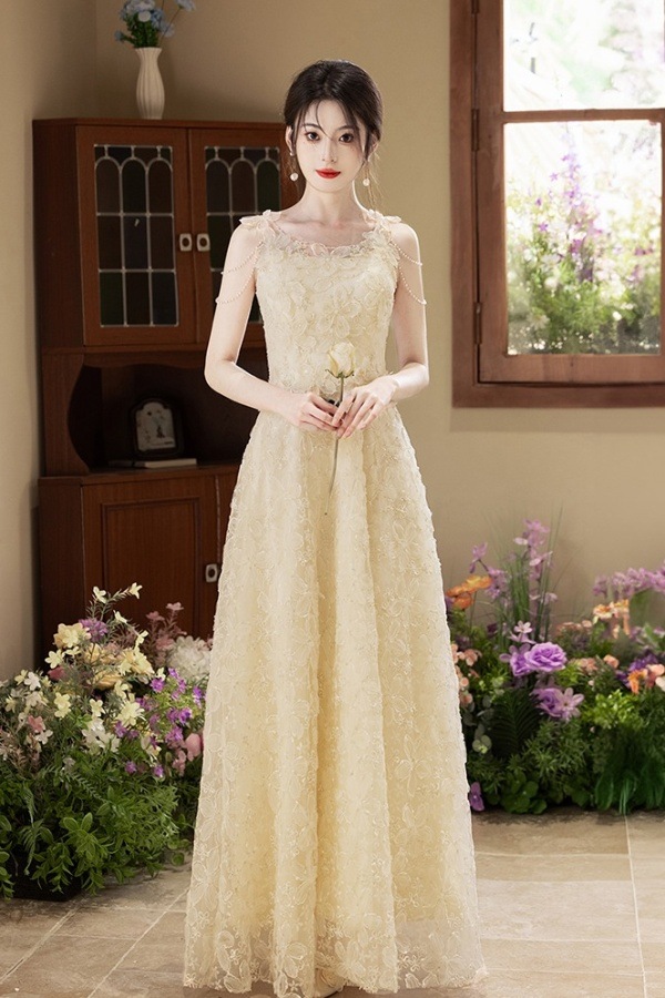 シャンパン色のドレス