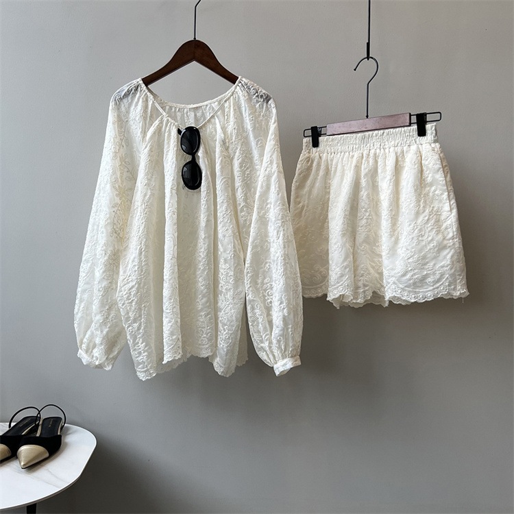 早い者勝ち セットアップ 怠惰な風 夏 気質 刺繍 長袖 上着 ショートパンツ 伸縮性のあるウエスト ランタンスリーブ トップス エレガント