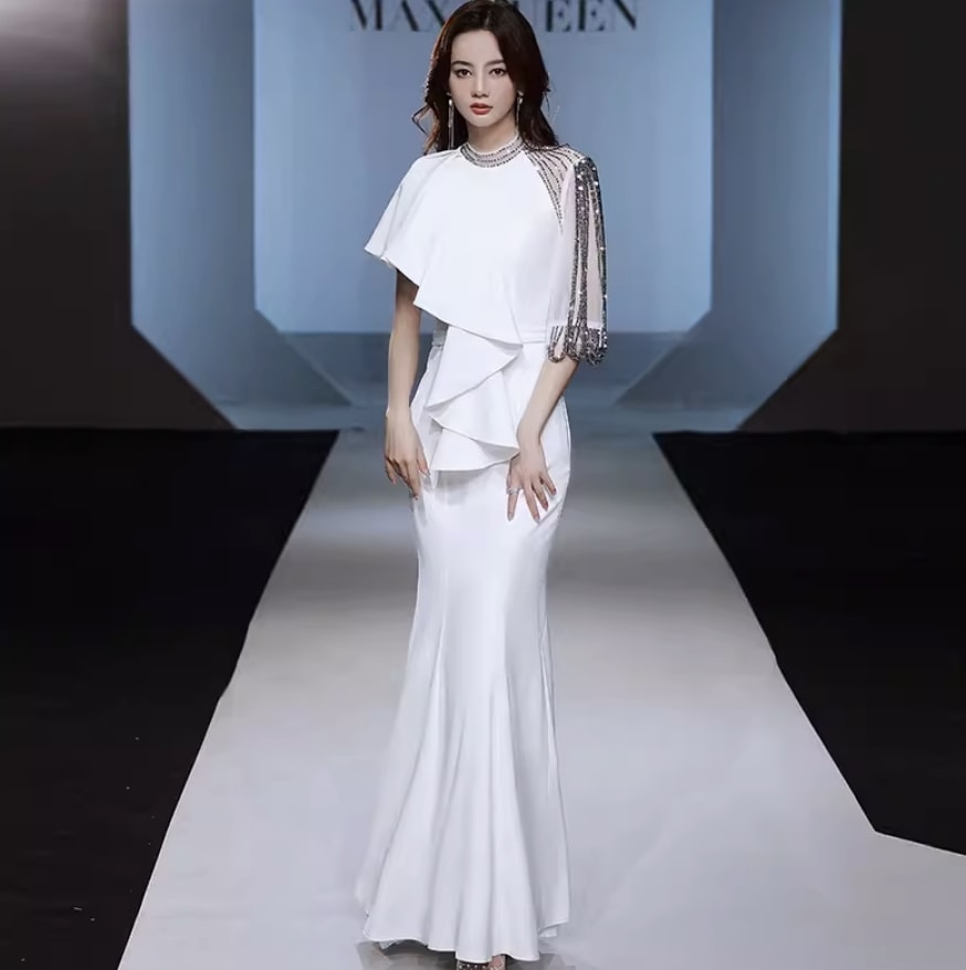 ワンピース ワンピドレス ロング丈 かわいい 大人可愛い きれいめ シンプル カジュアル 大人 上品 おしゃれ お洒落 大人女子 こなれ感 個性的 主役級 存在感 美容師 メイクアップアーティスト