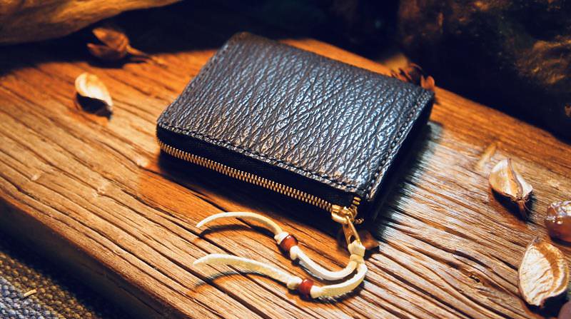 新品個人的にサメの財布をオーダーする