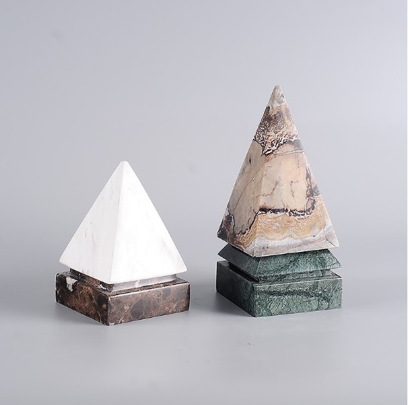 天然大理石　ピラミッド型オブジェ　置物　インテリア小物